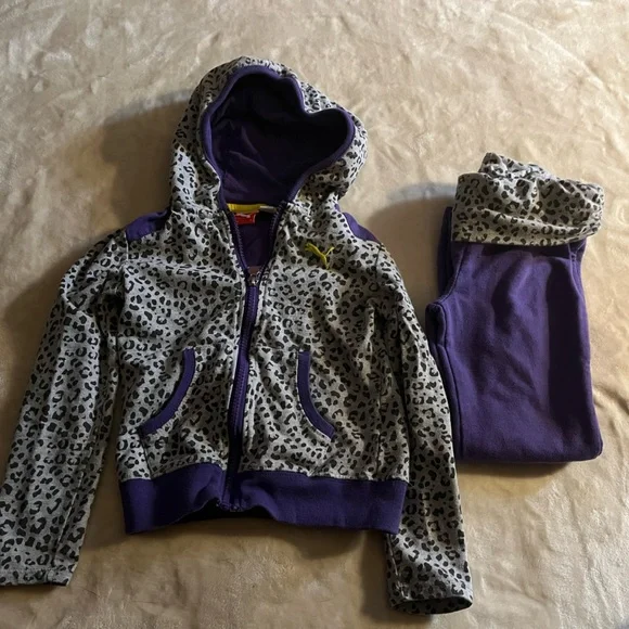 Girls Puma Purple and Gray Cheetah Print Size 5 - Picture 4 of 6